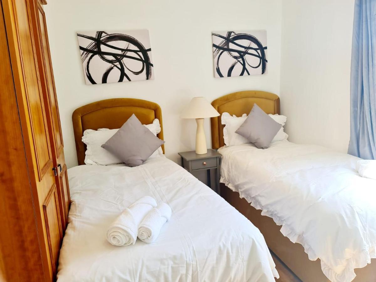 Immaculate 3-Bedrooms Dundee Apartment 外观 照片